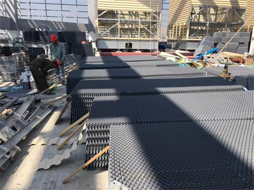 冷卻塔的水溫變化對制冷機組有什么影響(冷卻塔進出